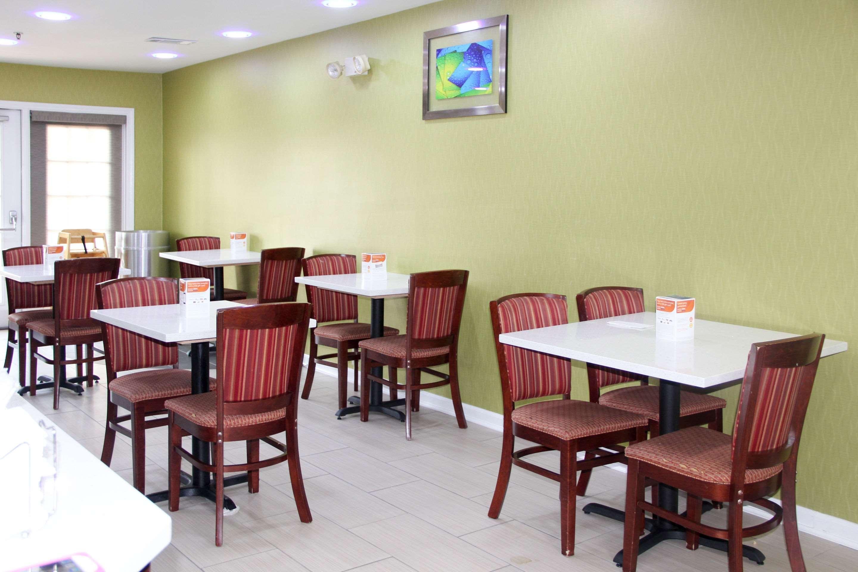 Quality Inn Albertville Us 431 Buitenkant foto